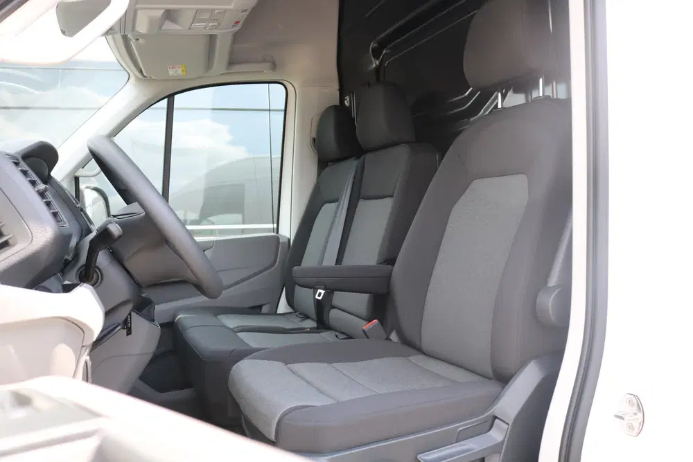 Volkswagen Crafter 2.0 TDI 177pk L3 H3 Automaat Airco Naviga uit 2023, foto 2