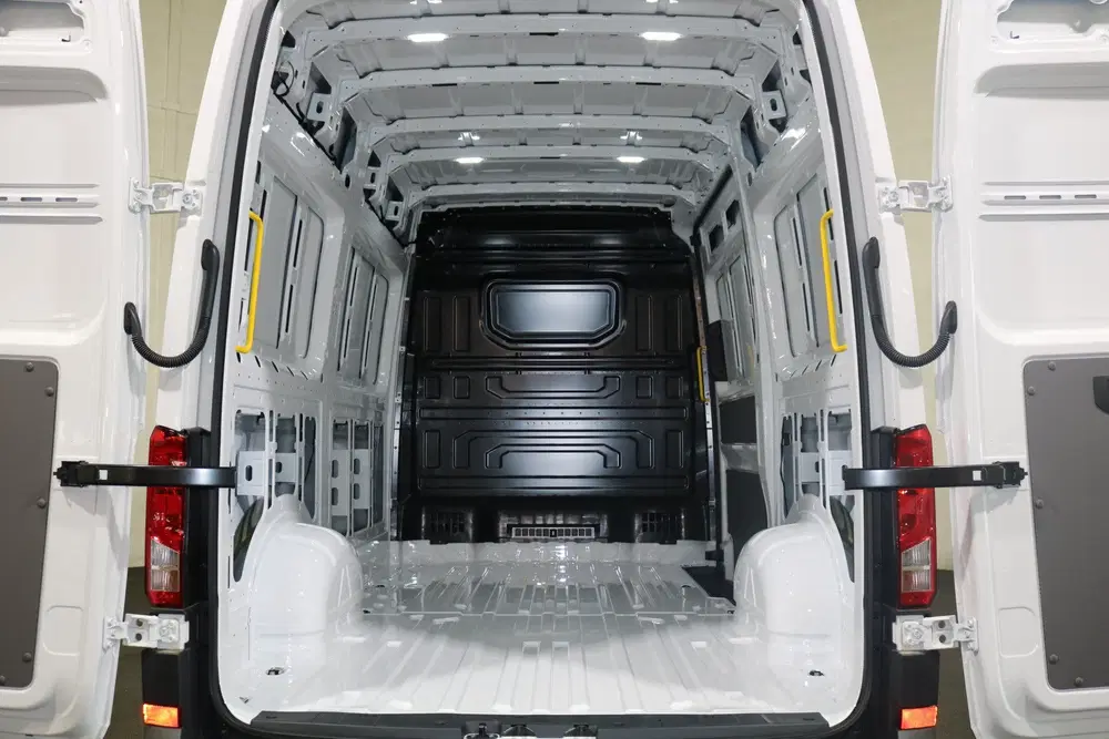Volkswagen Crafter 2.0 TDI 177pk L3 H3 Automaat Airco Naviga uit 2023, foto 3