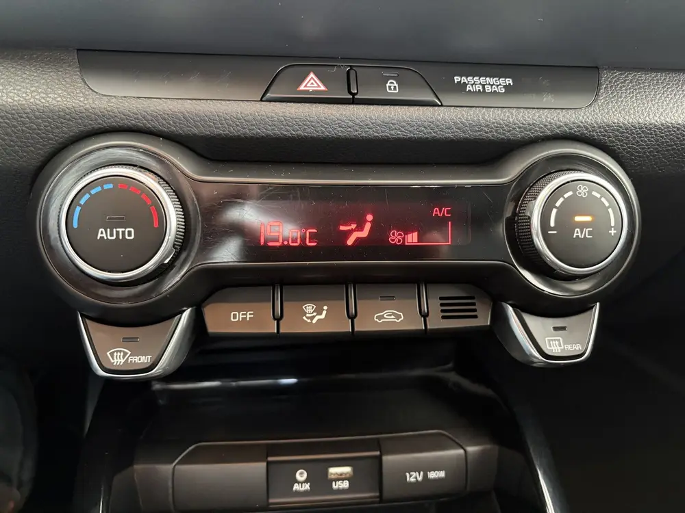 Kia Stonic 1.0 T-GDi DynamicPlusLine Achteruitrijcamera - Ai uit 2019, foto 15