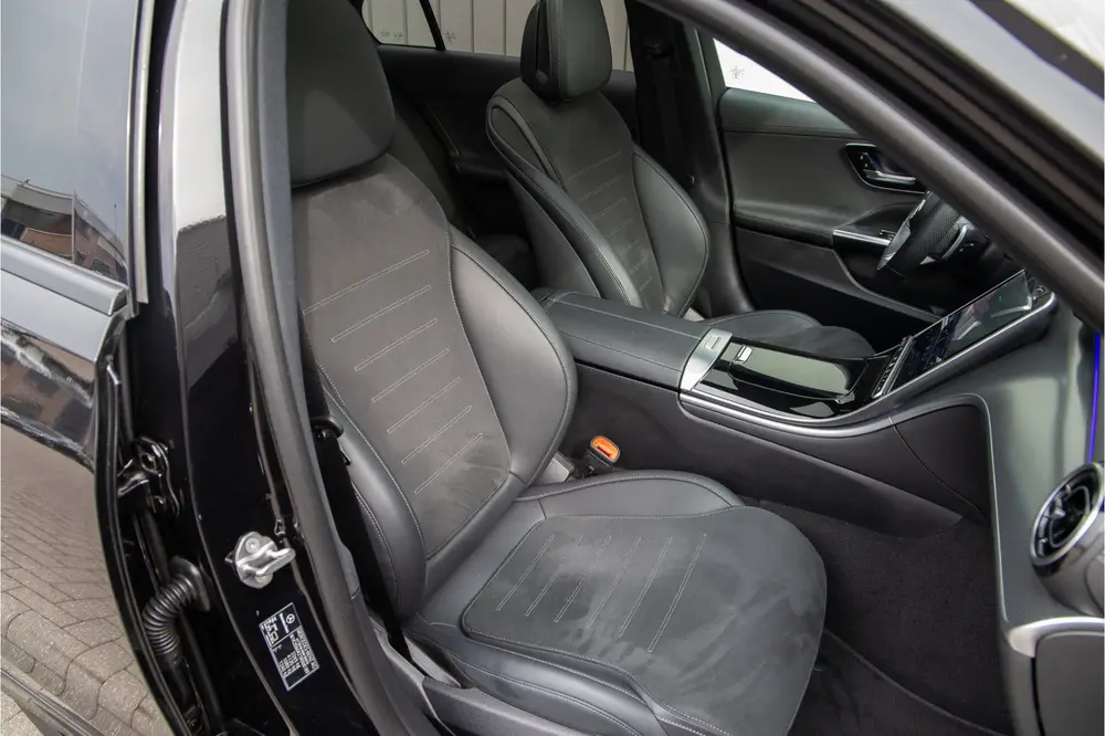 Mercedes-Benz C-Klasse 200 AMG Nightpack uit 2022, foto 12
