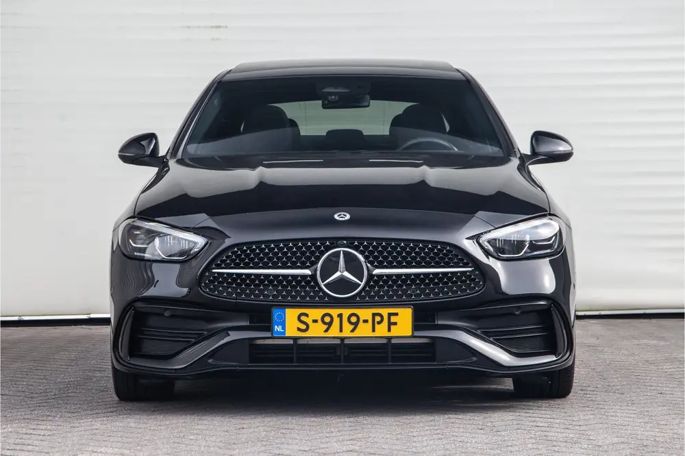 Mercedes-Benz C-Klasse 200 AMG Nightpack uit 2022, foto 3