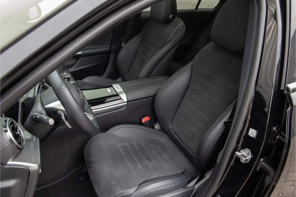 Mercedes-Benz C-Klasse 200 AMG Nightpack uit 2022, foto 9