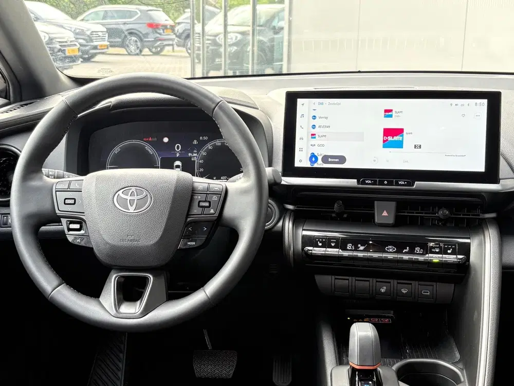 Toyota C-Hr 1.8 Hybrid 140PK First Edition Bi-Tone uit 2025, foto 13
