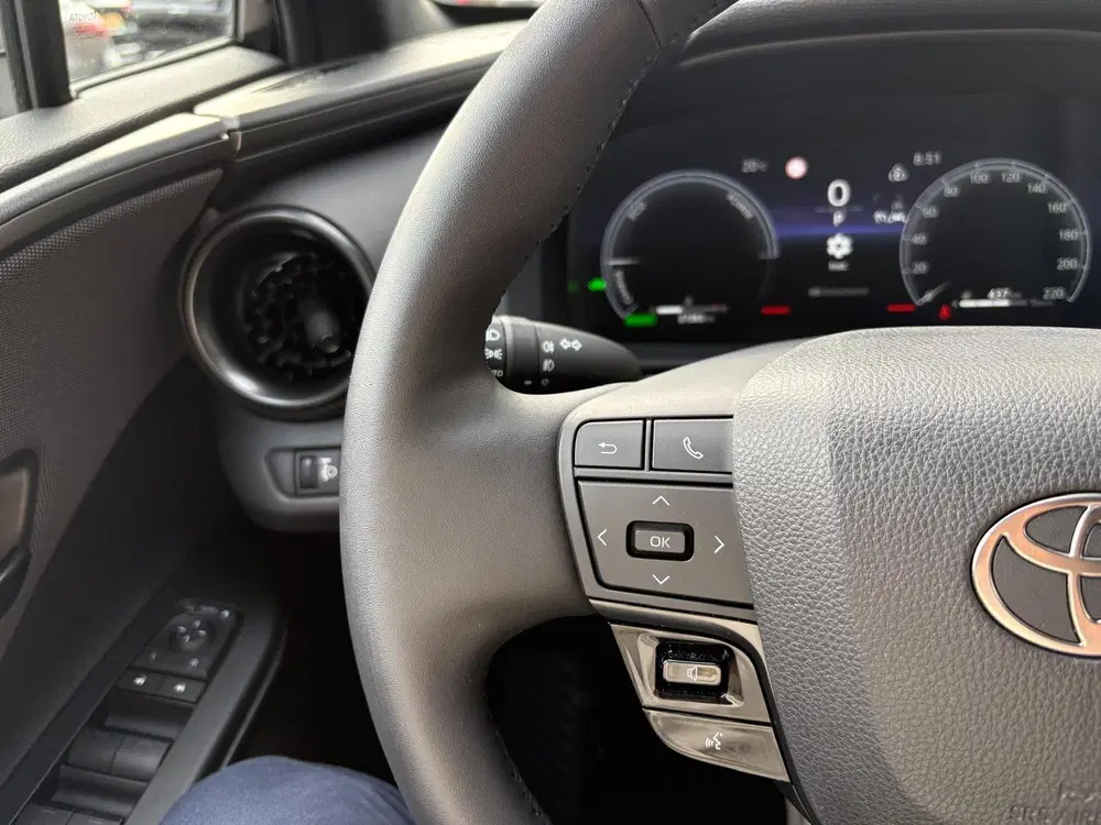 Toyota C-Hr 1.8 Hybrid 140PK First Edition Bi-Tone uit 2025, foto 14