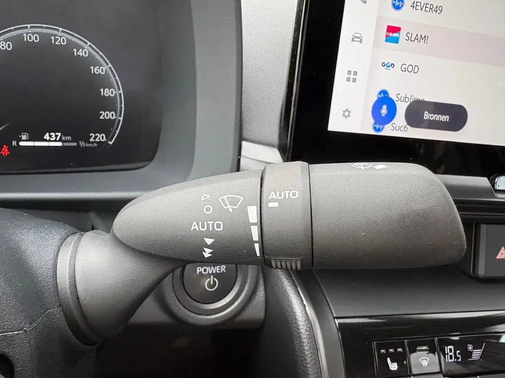 Toyota C-Hr 1.8 Hybrid 140PK First Edition Bi-Tone uit 2025, foto 17