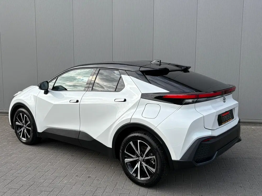Toyota C-Hr 1.8 Hybrid 140PK First Edition Bi-Tone uit 2025, foto 4