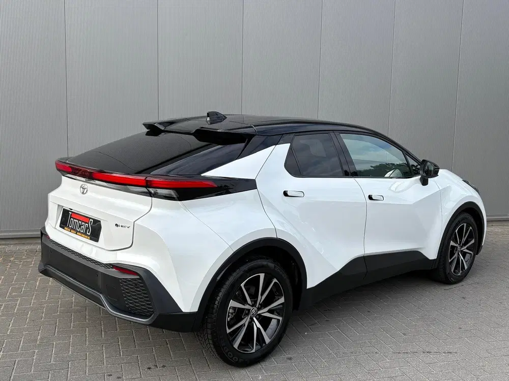 Toyota C-Hr 1.8 Hybrid 140PK First Edition Bi-Tone uit 2025, foto 5