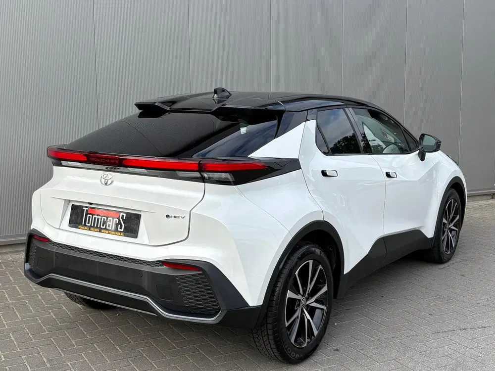 Toyota C-Hr 1.8 Hybrid 140PK First Edition Bi-Tone uit 2025, foto 9