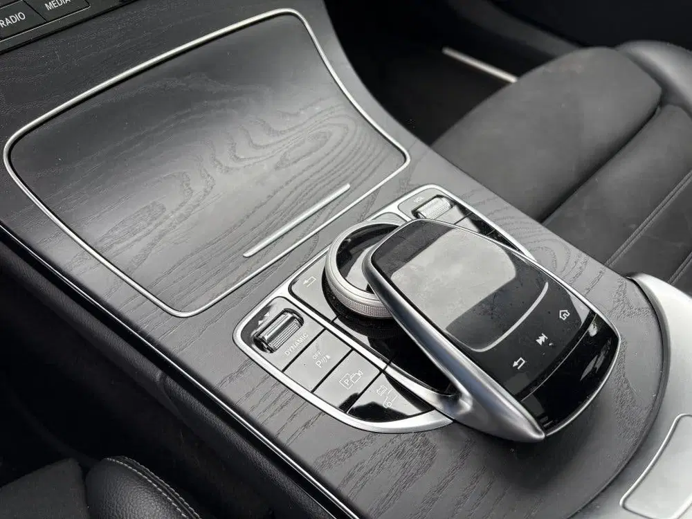Mercedes-Benz C-Klasse 300 e AMG uit 2021, foto 19