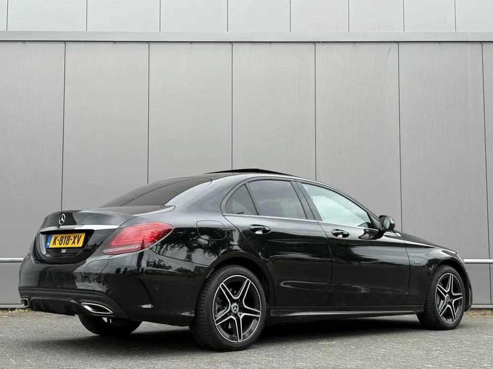 Mercedes-Benz C-Klasse 300 e AMG uit 2021, foto 5