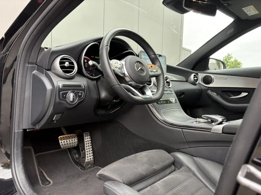 Mercedes-Benz C-Klasse 300 e AMG uit 2021, foto 9