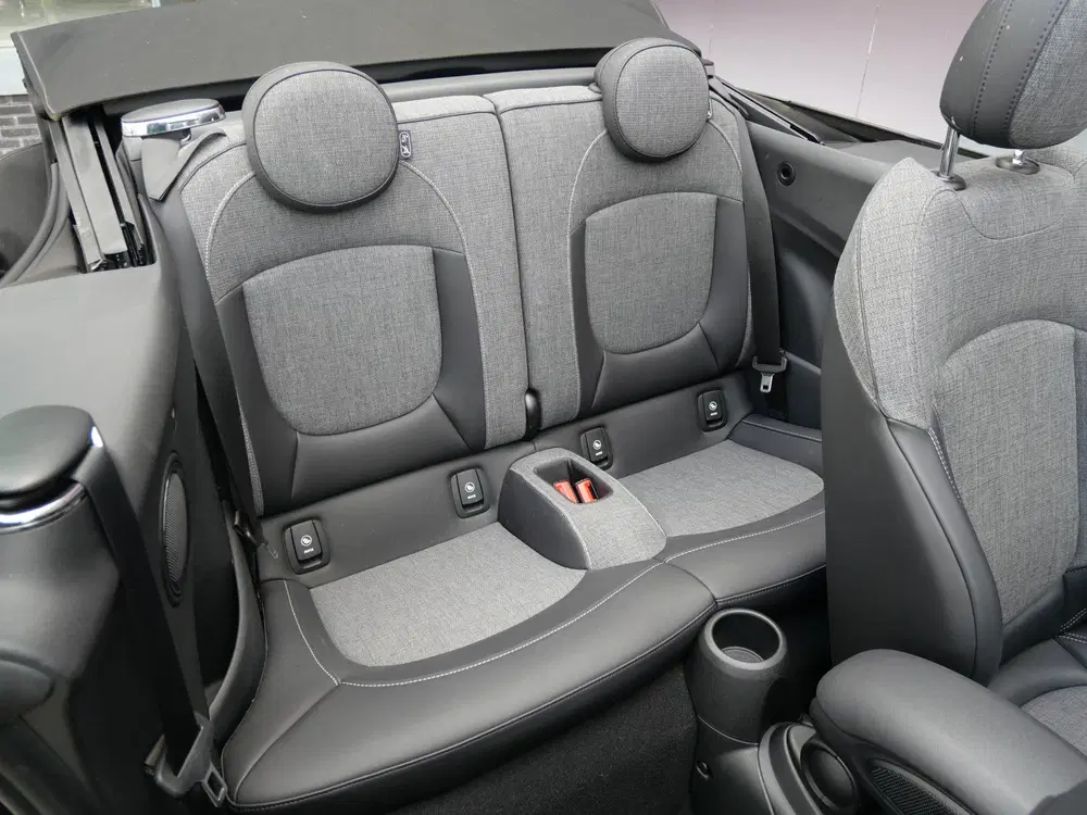 Mini Cabrio 1.5 COOPER uit 2022, foto 14