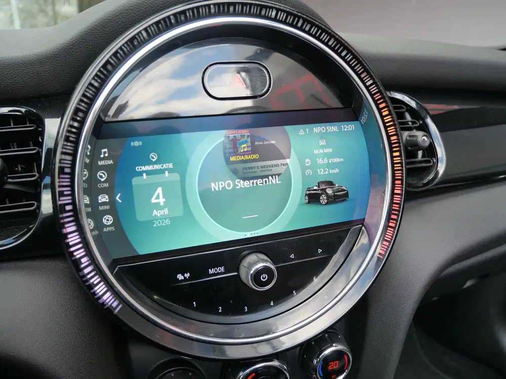 Mini Cabrio 1.5 COOPER uit 2022, foto 17