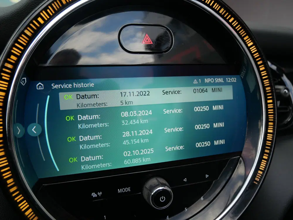 Mini Cabrio 1.5 COOPER uit 2022, foto 18