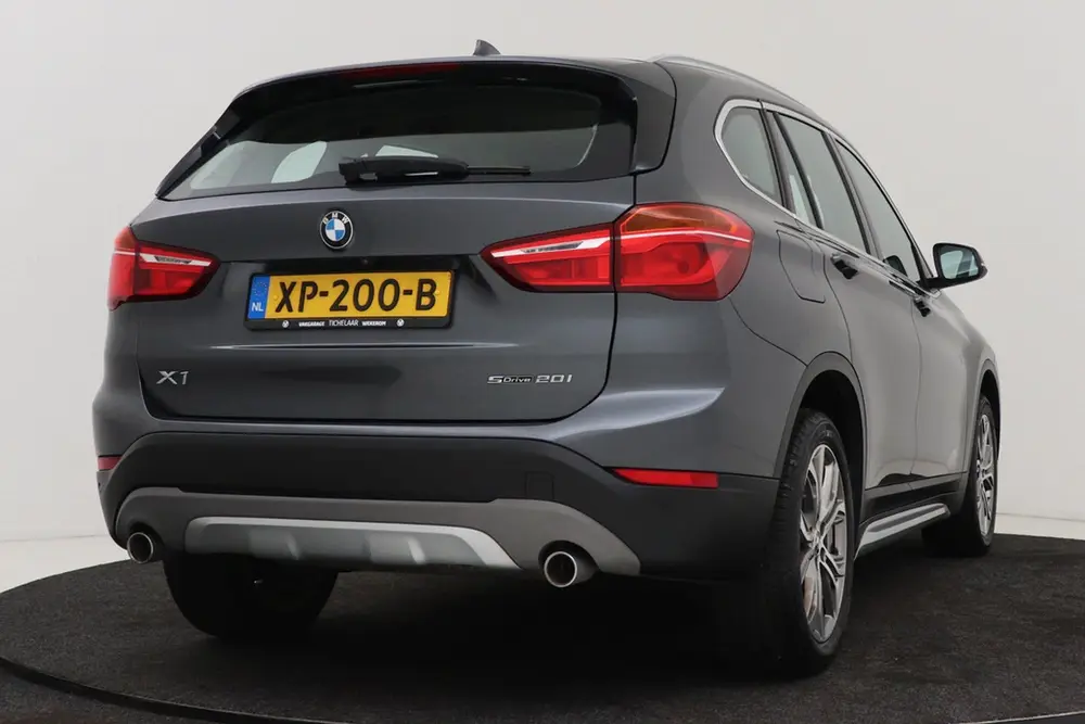 BMW X1 SDrive20i Orange Edition III | Org NL | Leer | Camera uit 2019, foto 10