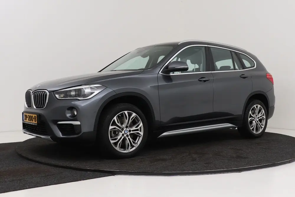 BMW X1 SDrive20i Orange Edition III | Org NL | Leer | Camera uit 2019, foto 5