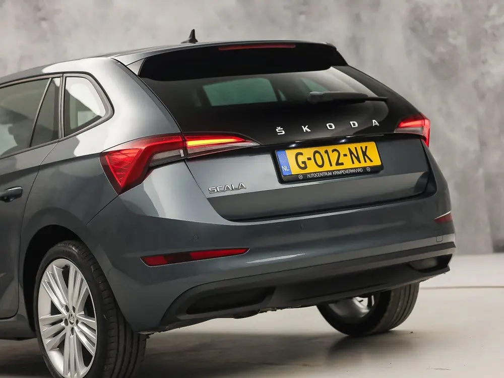Skoda Scala 1.0 TSI Sport Automaat (VIRTUAL COCKPIT, APPLE C uit 2019, foto 17