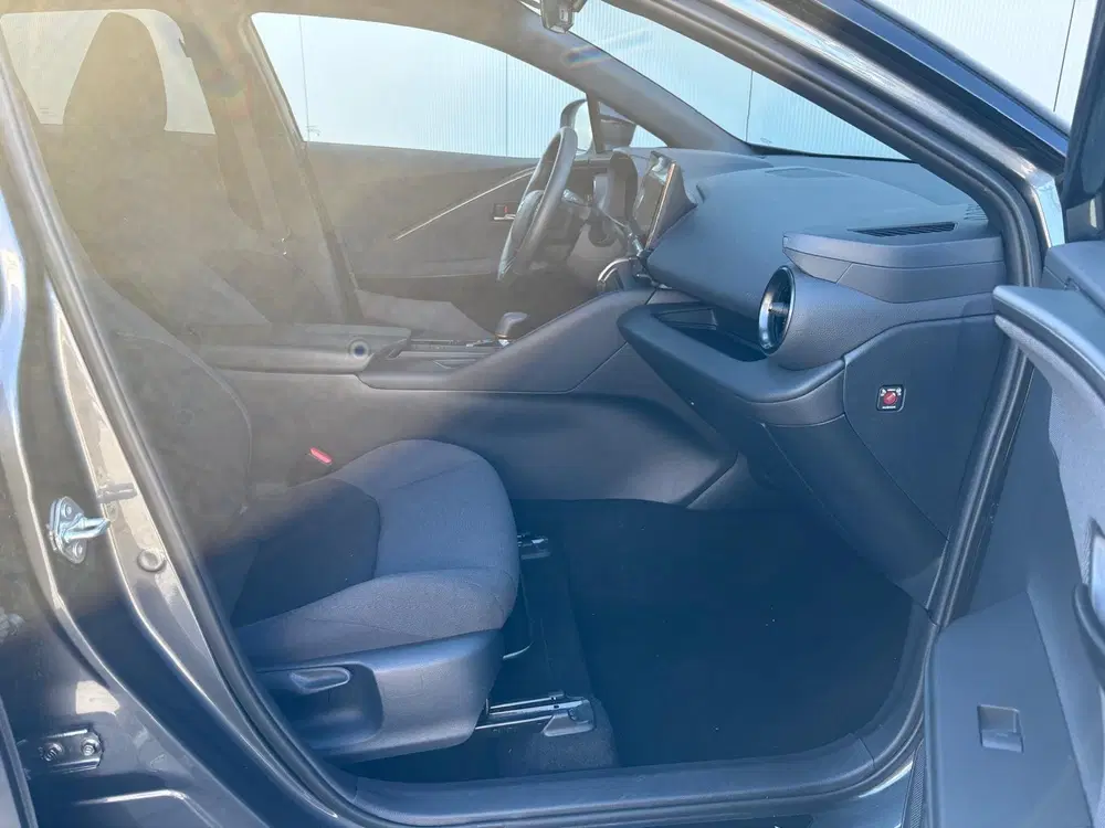 Toyota C-Hr 1.8 Hybrid 140PK First Edition Bi-Tone uit 2025, foto 11