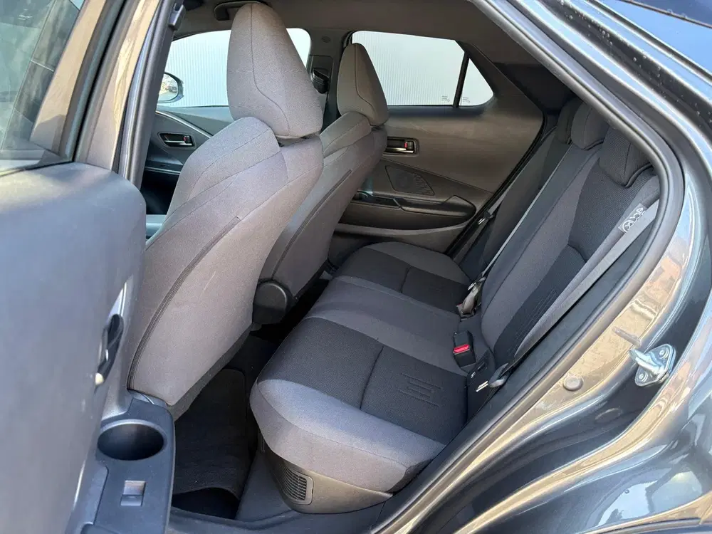Toyota C-Hr 1.8 Hybrid 140PK First Edition Bi-Tone uit 2025, foto 12