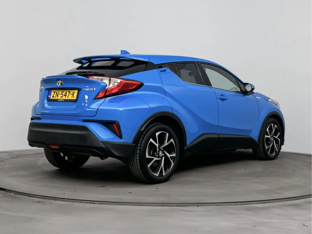 Toyota C-Hr 1.8 Hybrid Dynamic | NL Auto | Navigatie | Stoel uit 2019, foto 2
