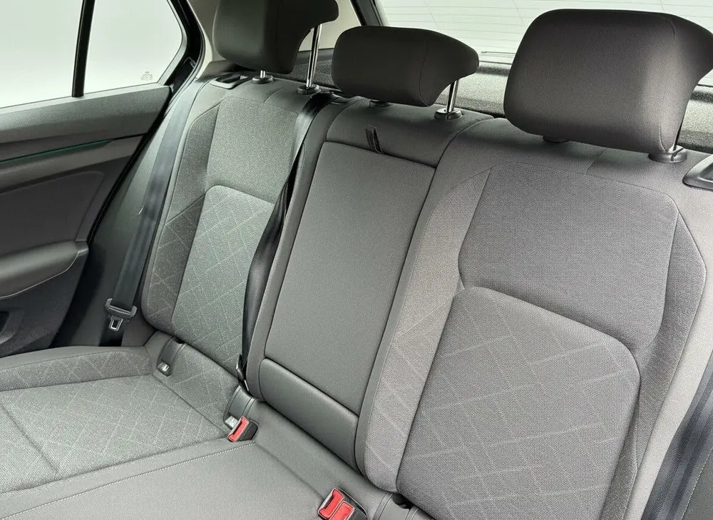 Volkswagen Golf 1.0 TSI Life, digitaal cockpit, stoelverwarm uit 2022, foto 18