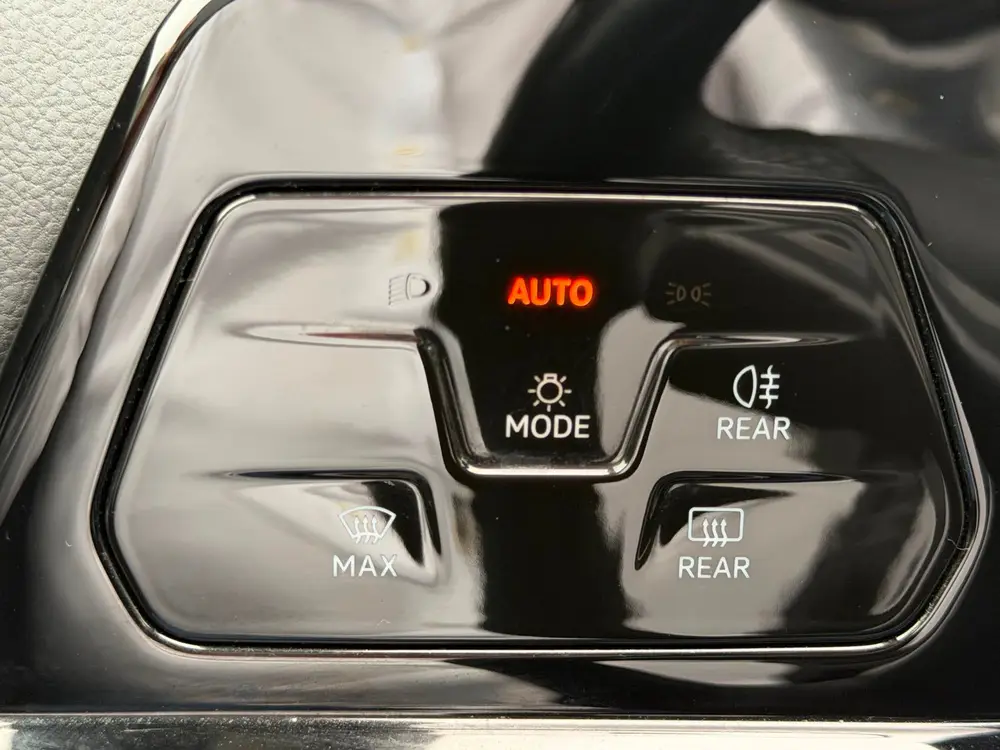 Volkswagen Golf 1.0 TSI Life, digitaal cockpit, stoelverwarm uit 2022, foto 20