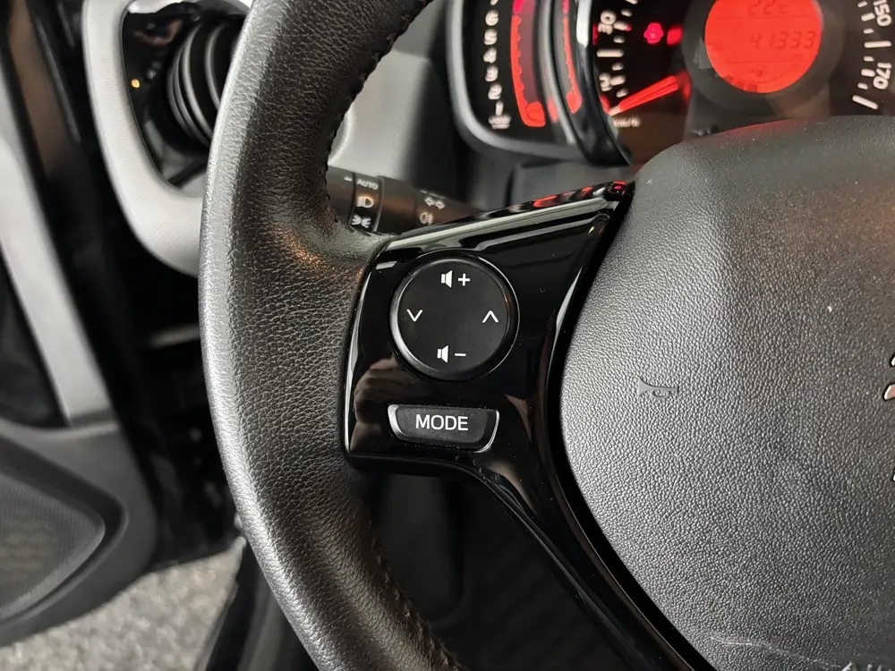 Peugeot 108 1.0 e-VTi Blue Lease Executive | CAMERA | uit 2019, foto 14