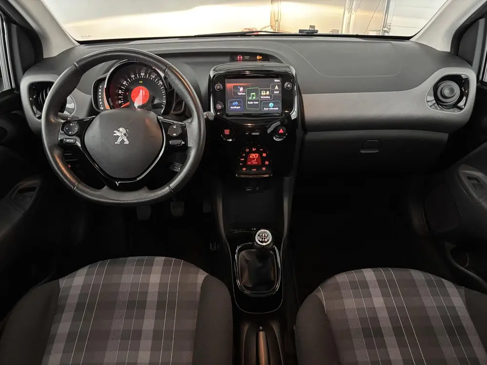 Peugeot 108 1.0 e-VTi Blue Lease Executive | CAMERA | uit 2019, foto 3