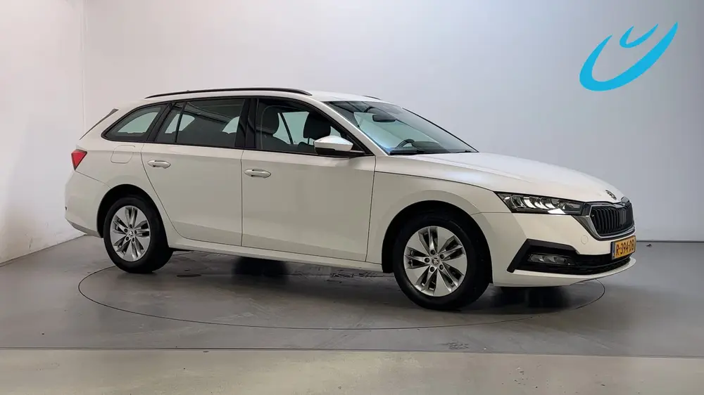 Skoda Octavia 1.0 TSI 110pk Ambition Navigatie Trekhaa uit 2022