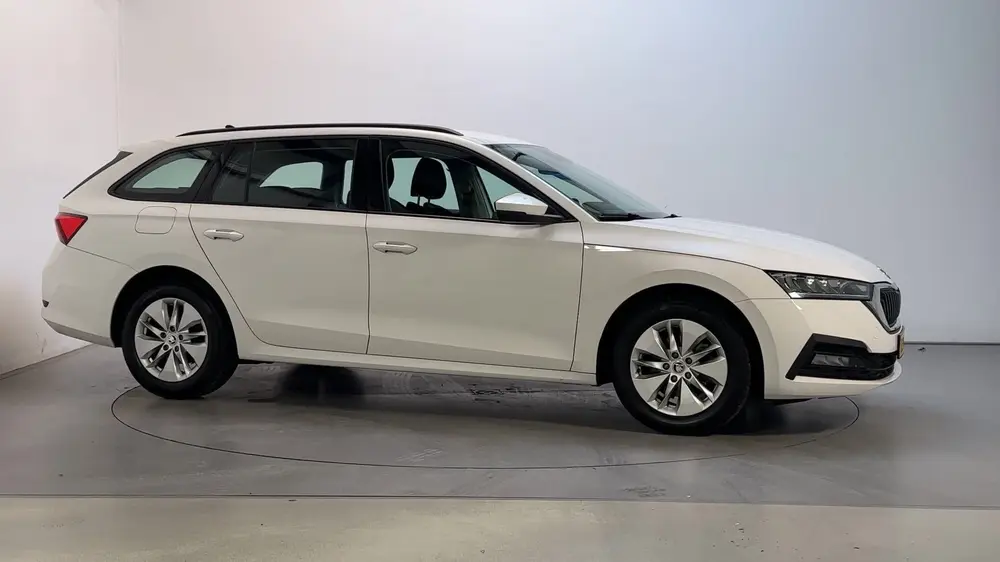 Skoda Octavia 1.0 TSI 110pk Ambition Navigatie Trekhaa uit 2022, foto 12