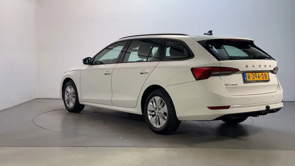 Skoda Octavia 1.0 TSI 110pk Ambition Navigatie Trekhaa uit 2022, foto 6