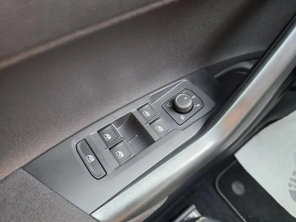 Volkswagen Taigo 1.5 TSI R-Line |MATRIX|CARPLAY| (bj 2024) uit 2024, foto 14