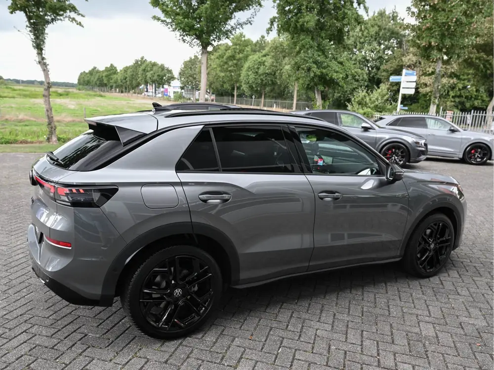Volkswagen T-Roc 1.5 eTsi R-Line 150pk Pano Trekhaak Keyless uit 2026, foto 15