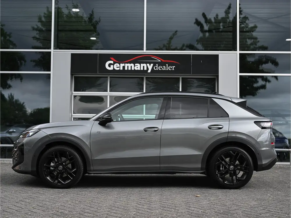 Volkswagen T-Roc 1.5 eTsi R-Line 150pk Pano Trekhaak Keyless uit 2026, foto 3