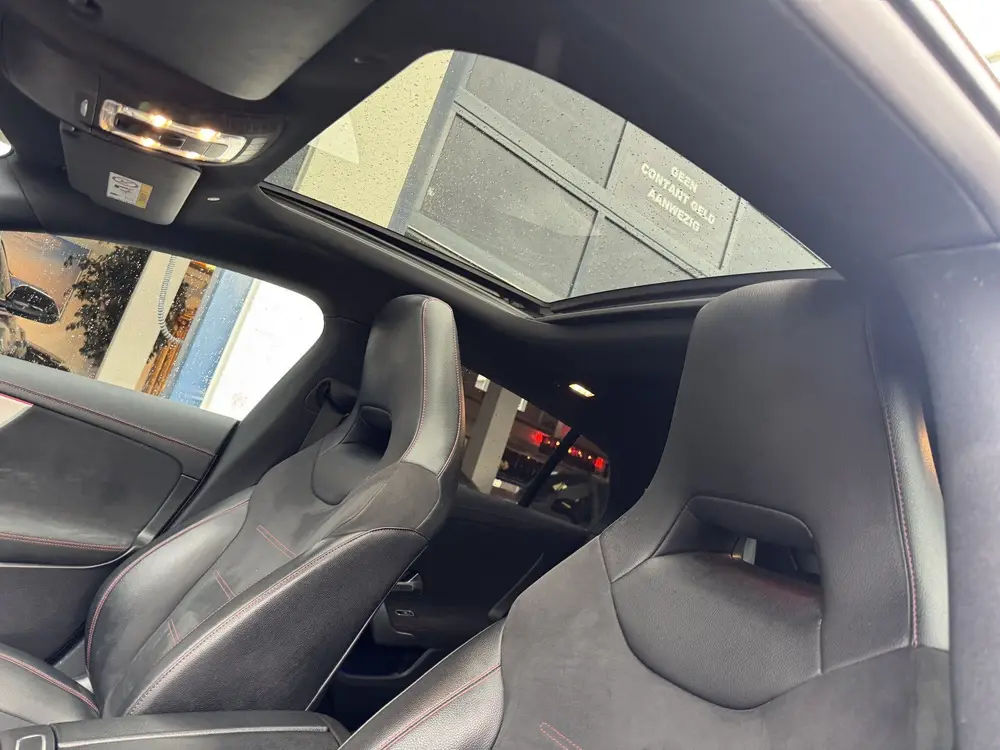 Mercedes-Benz CLA 200 AMG Premium Plus uit 2020, foto 9