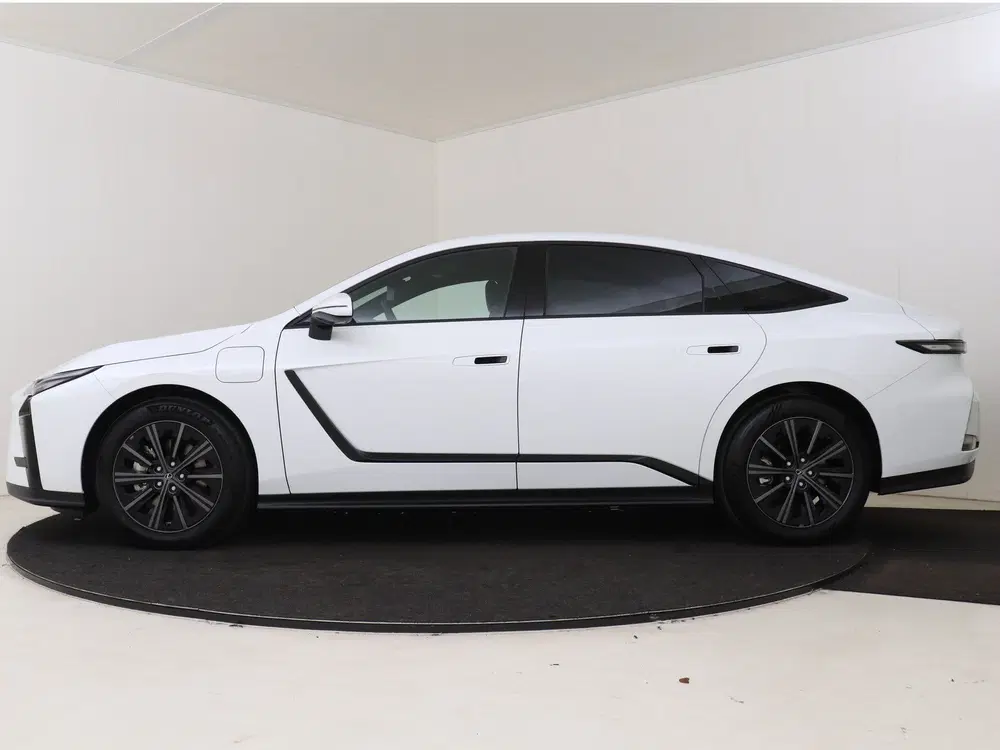 Lexus ES 350e Luxury Line uit 2026, foto 3