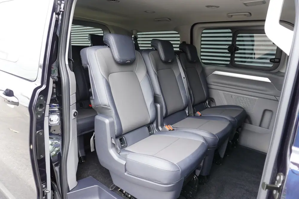 Volkswagen E-Transporter Caravelle 32 L1H1 Style 2 Schuifdeu uit 2025, foto 11