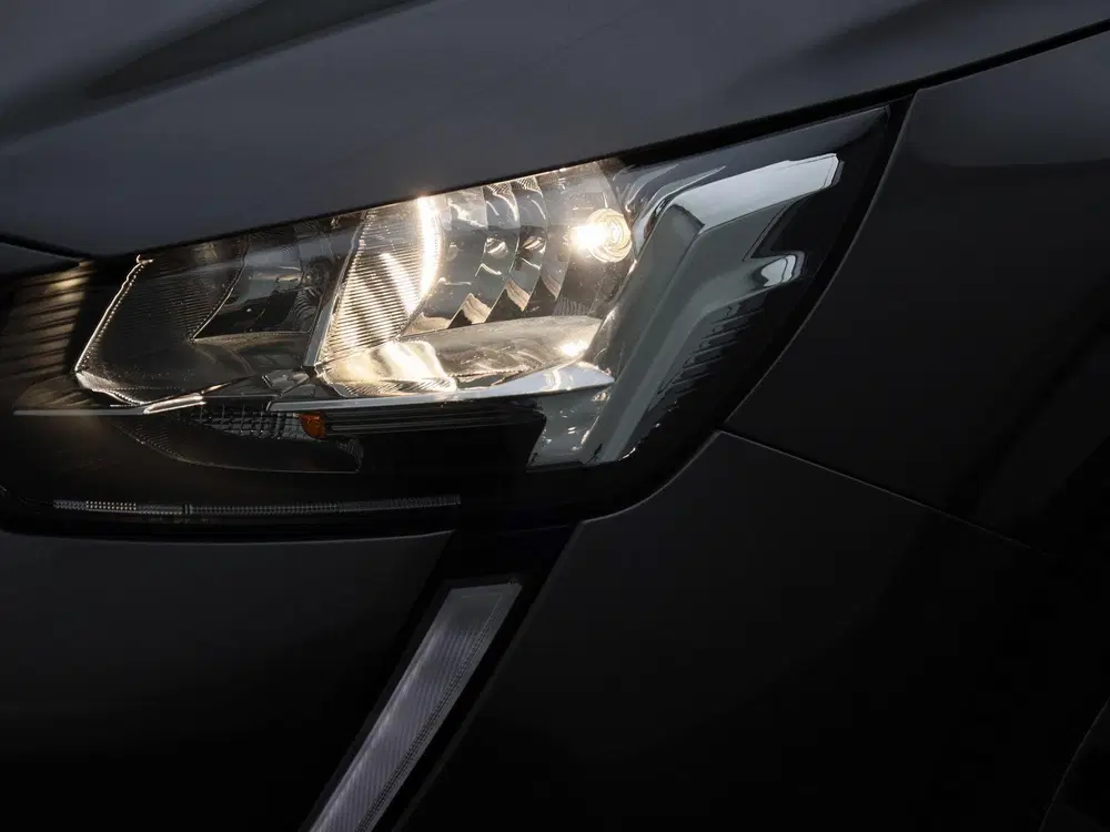 Peugeot 208 1.2 PureTech Active Pack uit 2023, foto 13