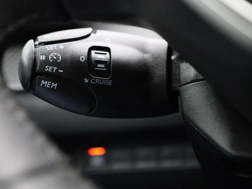 Peugeot 208 1.2 PureTech Active Pack uit 2023, foto 18