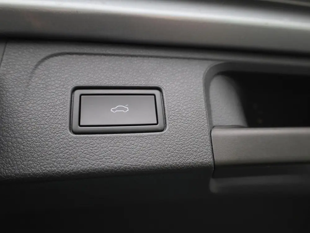 Volkswagen Passat Variant 1.5 TSI OPF DSG7 Elegance Business uit 2022, foto 13