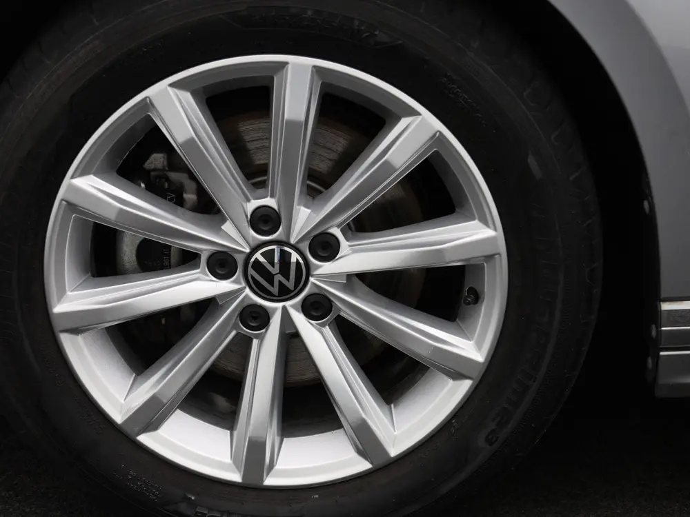 Volkswagen Passat Variant 1.5 TSI OPF DSG7 Elegance Business uit 2022, foto 14
