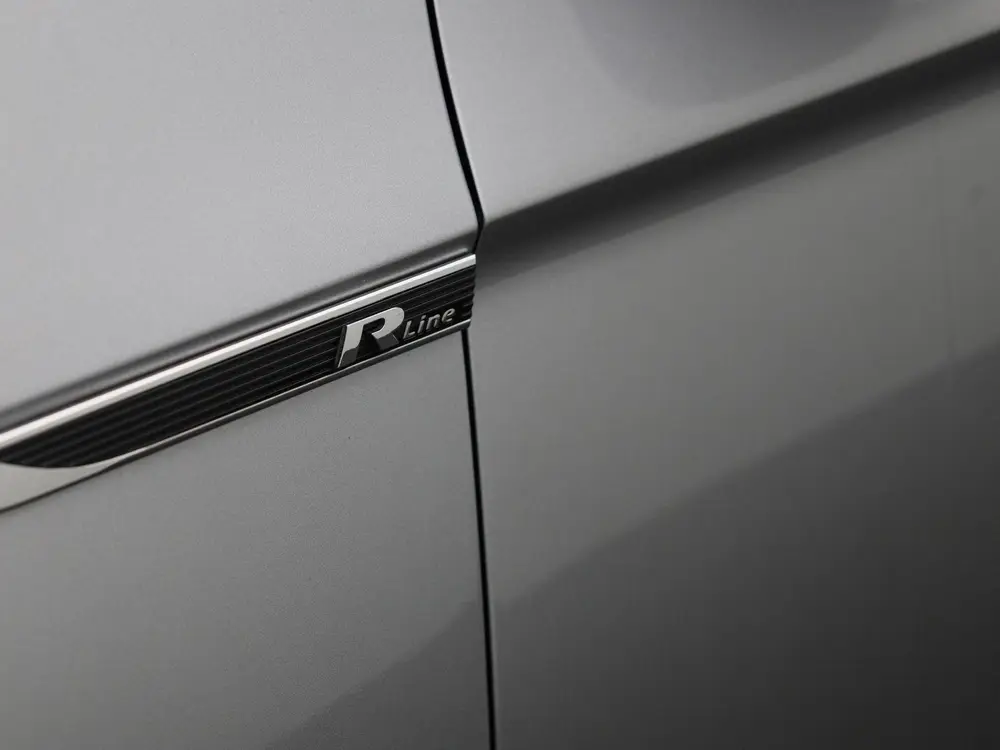 Volkswagen Passat Variant 1.5 TSI OPF DSG7 Elegance Business uit 2022, foto 16