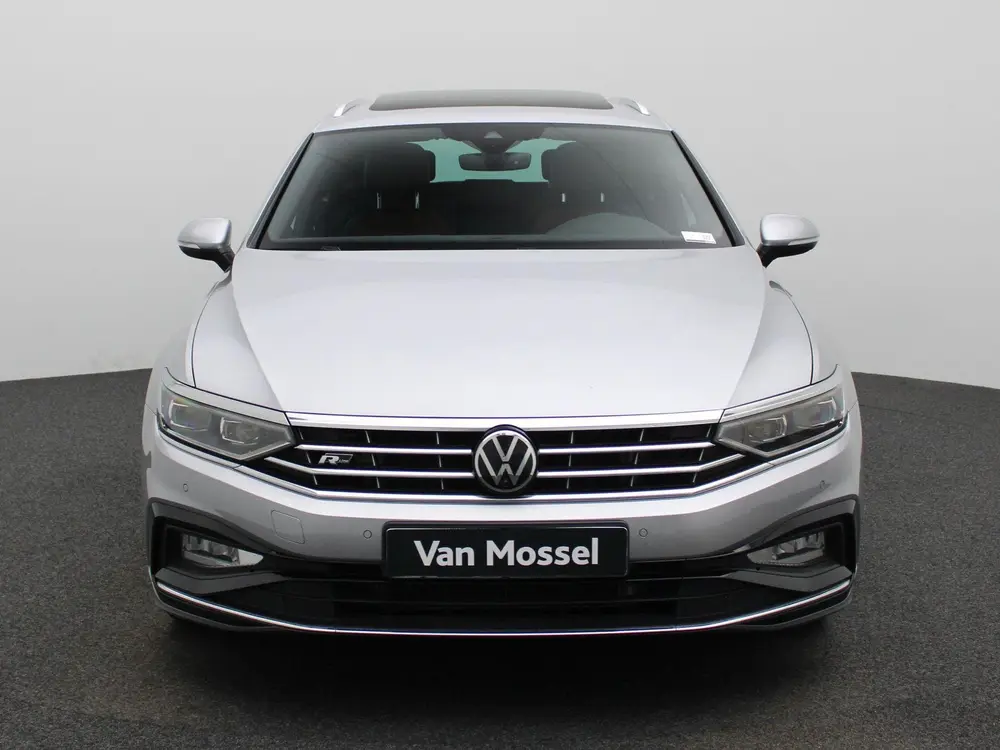 Volkswagen Passat Variant 1.5 TSI OPF DSG7 Elegance Business uit 2022, foto 3
