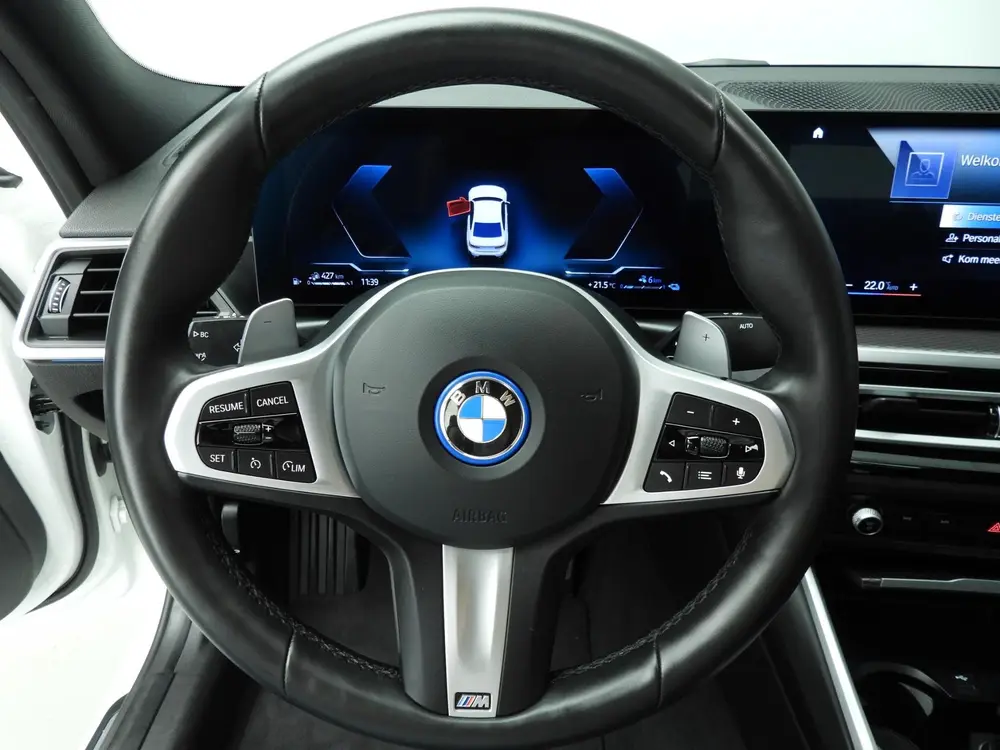 BMW 3-serie Sedan 320e uit 2024, foto 11