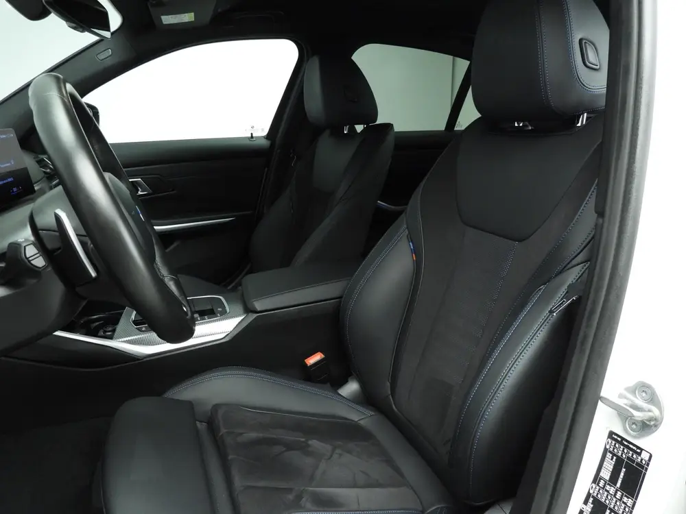 BMW 3-serie Sedan 320e uit 2024, foto 7