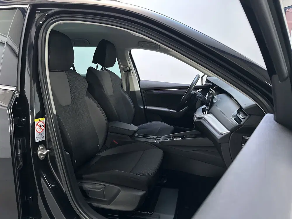 Skoda Octavia 1.0 e-TSI DSG Business Edition Adaptive uit 2022, foto 2