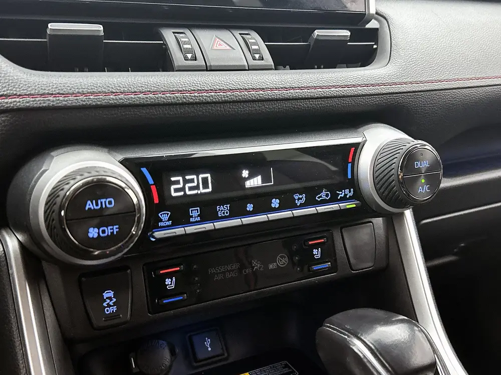 Toyota RAV 4 2.5 Plug-in Hybrid AWD Bi-Tone Plus uit 2021, foto 10