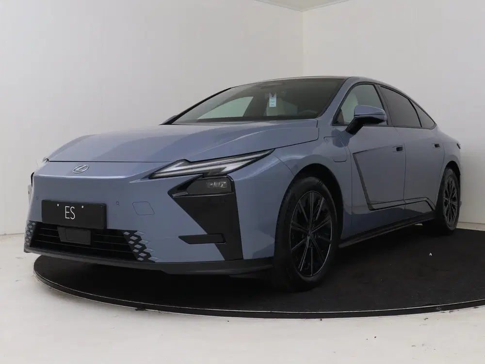 Lexus ES Luxury Line uit 2026