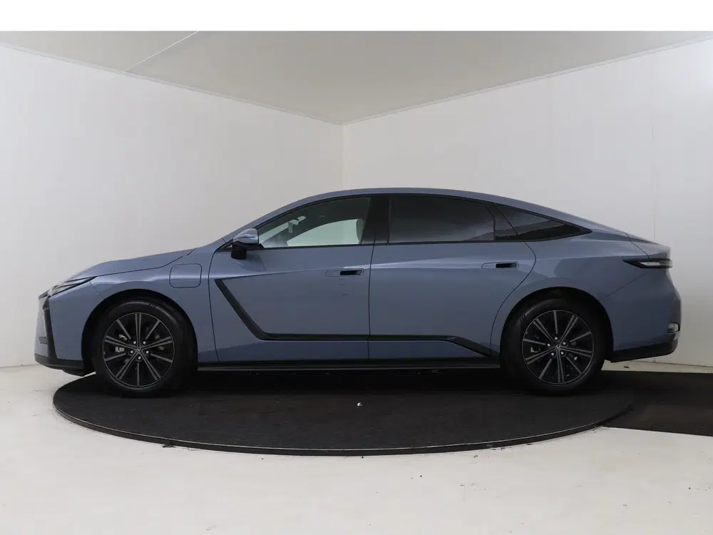 Lexus ES Luxury Line uit 2026, foto 3