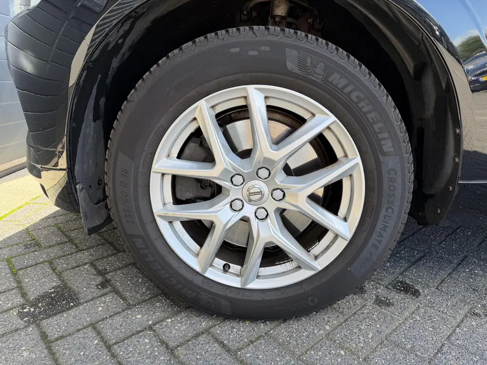 Volvo XC60 2.0 D4 Momentum | Camera | Navigatie | Lederen Be uit 2019, foto 8